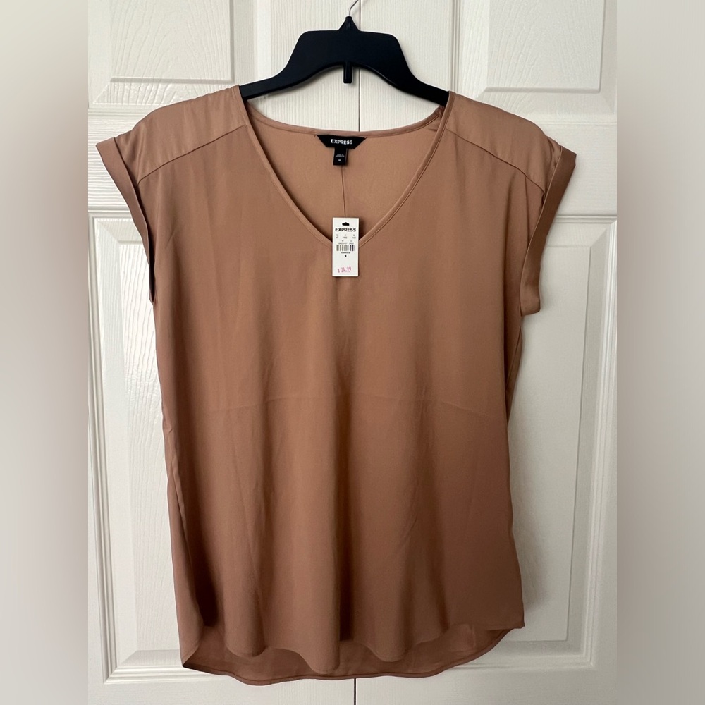 Express short sleeve v-cut top